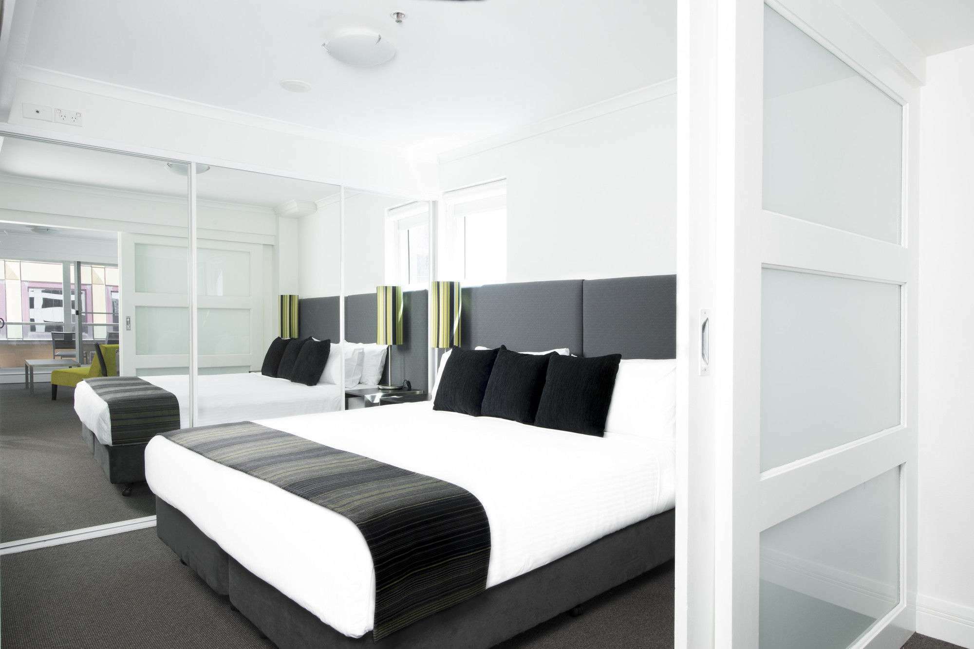 Mantra On Kent Aparthotel Сидни Екстериор снимка